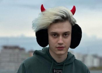 Блогера Некоглая депортируют. Но не за пародию на пехотинца с гранатами