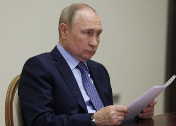 Бороться с эгоизмом и разрушением семьи: о чем говорится в указе Путина о госполитике