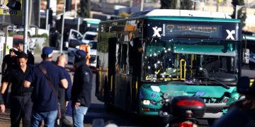 «Эхо сирены звучало по всему городу». Что известно о двойном теракте в Иерусалиме