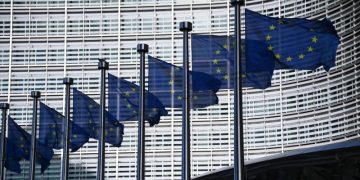 ЕК в рамках нового прогноза предполагает сохранение санкций против России