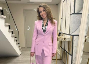 «Фото с Яной теперь праздник»: Барановская предстала с подросшими сыновьями и дочкой, которая растет копией мамы