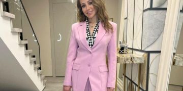 «Фото с Яной теперь праздник»: Барановская предстала с подросшими сыновьями и дочкой, которая растет копией мамы