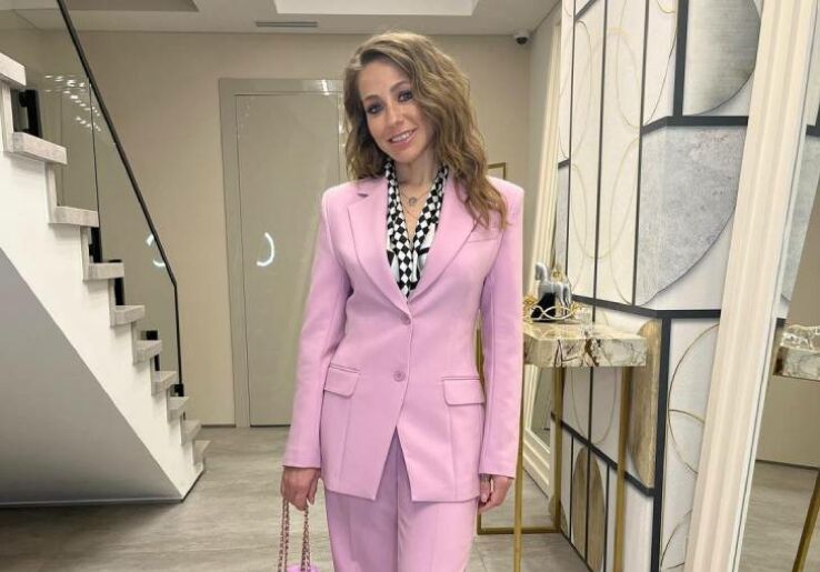 &laquo;Фото с Яной теперь праздник&raquo;: Барановская предстала с подросшими сыновьями и дочкой, которая растет копией мамы