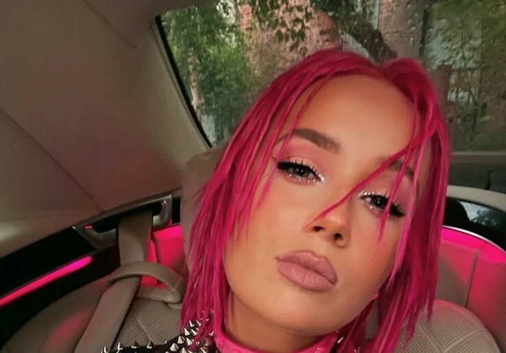 «Горяча!»: Клава Кока в трусах-ниточках показала больше, чем обычно