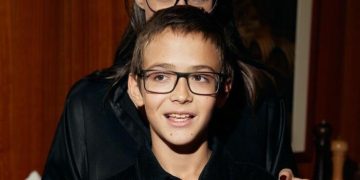 Хотел купить полоний: 12-летний сын Алены Водонаевой продолжает всех удивлять