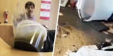 «Я хотела отдать им фекалии. Но ведро проскользнуло и опрокинулось»