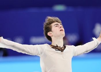 Кондратюк лидирует после короткой программы на этапе Гран-при России в Самаре