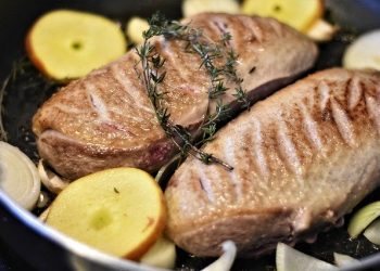 Названы продукты, которые повышают риск развития рака простаты