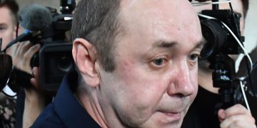 Новости шоу-бизнеса: Маликов не обеспечивает дочь, Кузнецова похоронили в Оренбурге, Кадышева бросила сестру