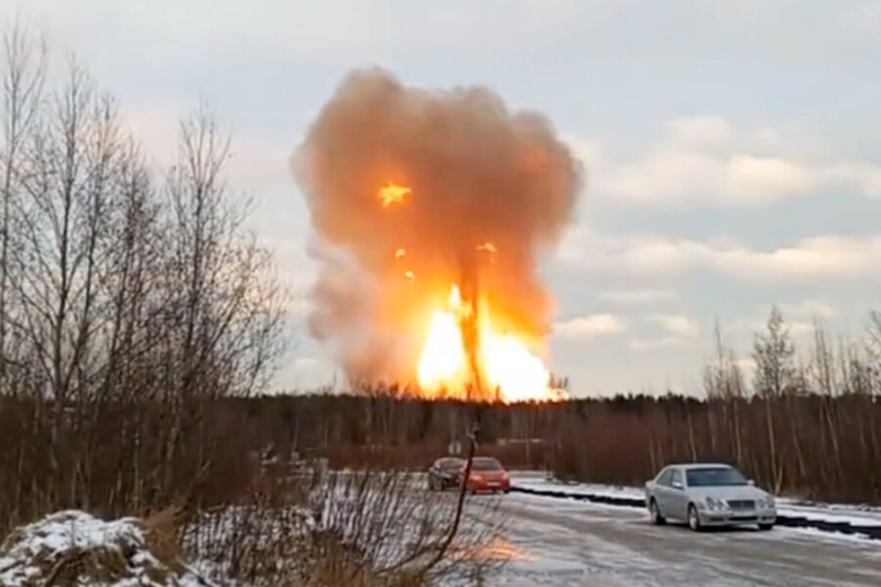 &laquo;Огонь высотой с&nbsp;12-этажное здание&raquo;. На&nbsp;газопроводе под&nbsp;Петербургом прогремел взрыв 