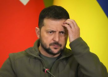 «Останется во тьме». В Китае заявили, что Запад устал от Зеленского