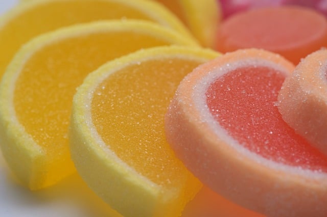 Отказ от сладкого при похудении вреден &mdash; диетолог