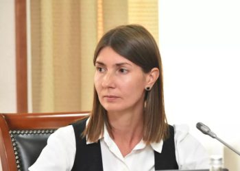 «Переезд он воспринял болезненно»: глава Минцифры Чувашии ушла в отставку из-за видео сына с куском мяса