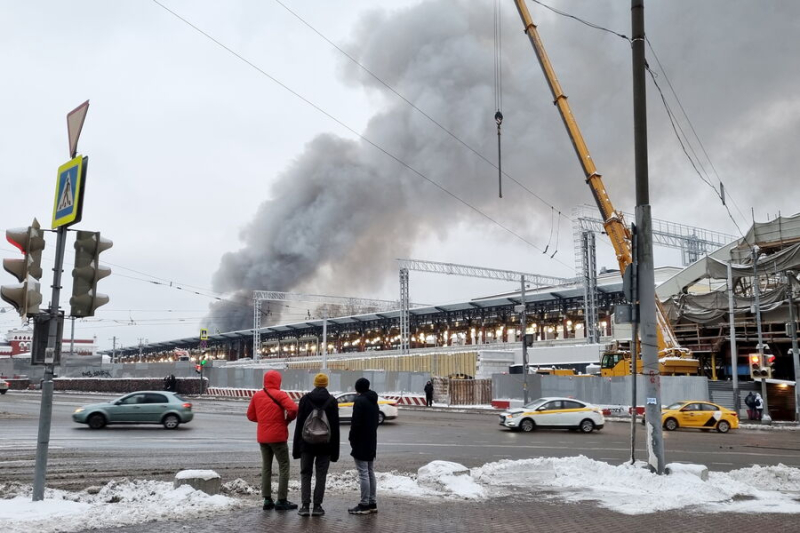 Пожар со взрывом в центре Москвы: при разборе завалов спасатели нашли тела двух погибших