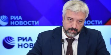 Примаков рассказал об актах вандализма против Русских домов в Европе
