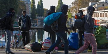 «Пусть возвращаются в Африку!»: Европа не справляется с наплывом мигрантов