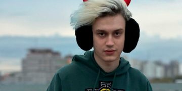 «Рассказать есть много чего». Блогер Некоглай записал два видео после выдворения из России