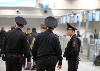 Рейс из Бишкека, Lexus и миллионы долларов. Что известно об ограблении в Домодедово