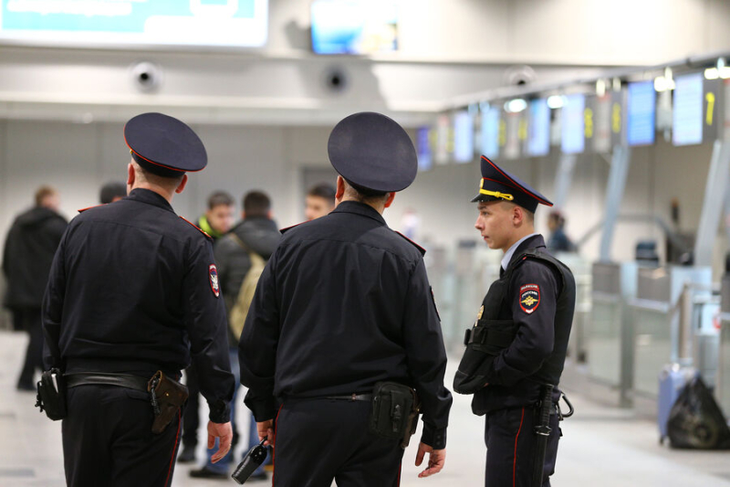 Рейс из&nbsp;Бишкека, Lexus и миллионы долларов. Что известно об ограблении в&nbsp;Домодедово 