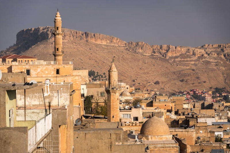 Российские туристы летели в Мадрид и попали в Мардин. Но есть и другая версия