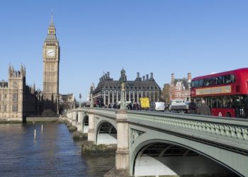 СМИ: за год в Британии закрылось больше ресторанов, чем во время пандемии