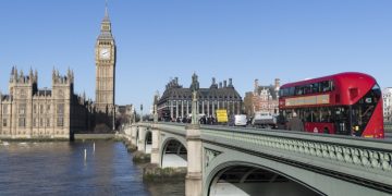 СМИ: за год в Британии закрылось больше ресторанов, чем во время пандемии