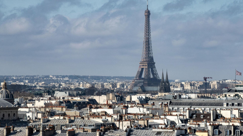 В Париже на Марсовом поле прошла акция в поддержку жителей Донбасса