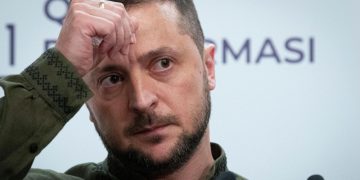 В Турции объяснили, почему Зеленский надоел Западу