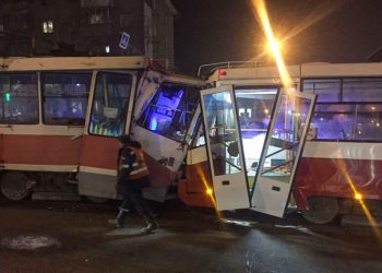 «Водитель в плохом состоянии». В Новосибирске столкнулись два трамвая, пострадали 15 человек