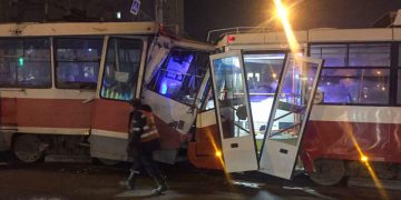 «Водитель в плохом состоянии». В Новосибирске столкнулись два трамвая, пострадали 15 человек