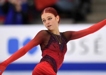 «Волжский пируэт». Трусову преследовал фанат, мужчины много падали