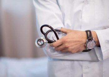 Врач назвала симптомы, указывающие на заболевания нервной системы