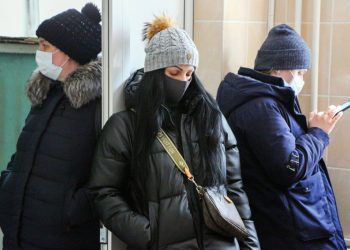 «Все еще представляет значительную угрозу». Россиянам напомнили об опасности свиного гриппа