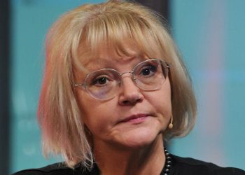 Звезда «Покровских ворот» Марина Дюжева перенесла две операции подряд из-за раздробленной руки