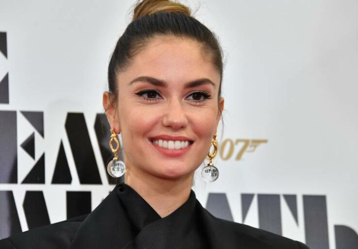 А глаза блестят: Агата Муцениеце без макияжа похвасталась подарком от таинственного мужчины