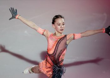 Акатьева лидирует после короткой программы на ЧР в Красноярске