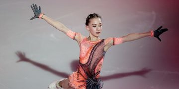 Акатьева лидирует после короткой программы на ЧР в Красноярске