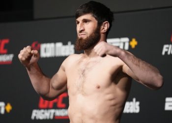 Анкалаева вслед за Петром Яном ограбили в титульном бою с Блаховичем. Предвзятое отношение к россиянам в UFC продолжается