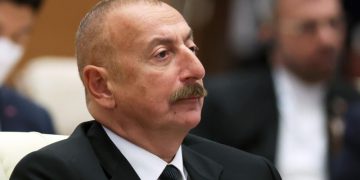 Баку строит новый энергомост из Азербайджана в Европу