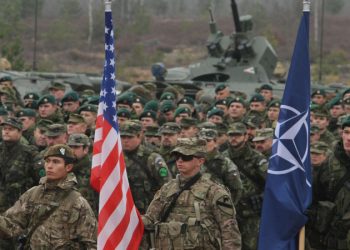 Британский писатель обвинил Запад в провокациях против России