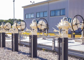 Цены на газ в Европе снизились до 935 долларов за тысячу кубов