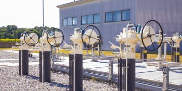 Цены на газ в Европе снизились до 935 долларов за тысячу кубов