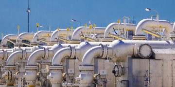 Цены на газ в Европе упали до 1260 долларов за тысячу кубов