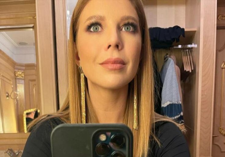 Даже без белья: Наталья Подольская в прозрачных брюках щегольнула на публике, не скрыв прелести