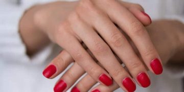 Доктор подсказала, как вылечить сухость рук и ног