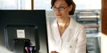 Доктор рассказала, как подработка может сказаться на вашем психическом здоровье