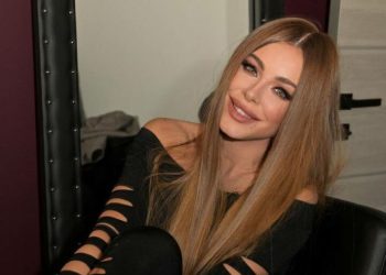 Две модницы: Ани Лорак отметилась со своей повзрослевшей дочкой в особняке Филиппа Киркорова в Москве