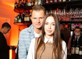 «Готовься сегодня вечером»: Дмитрий Тарасов заявил жене, что ей пора рожать четвертого ребенка