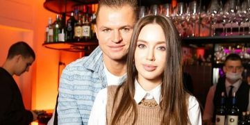 «Готовься сегодня вечером»: Дмитрий Тарасов заявил жене, что ей пора рожать четвертого ребенка