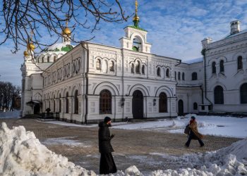 Киево-Печерскую лавру не отдали Украинской церкви. Пока